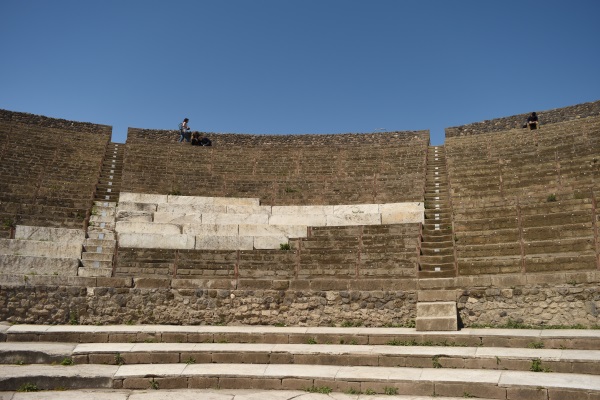 pompeii theatre